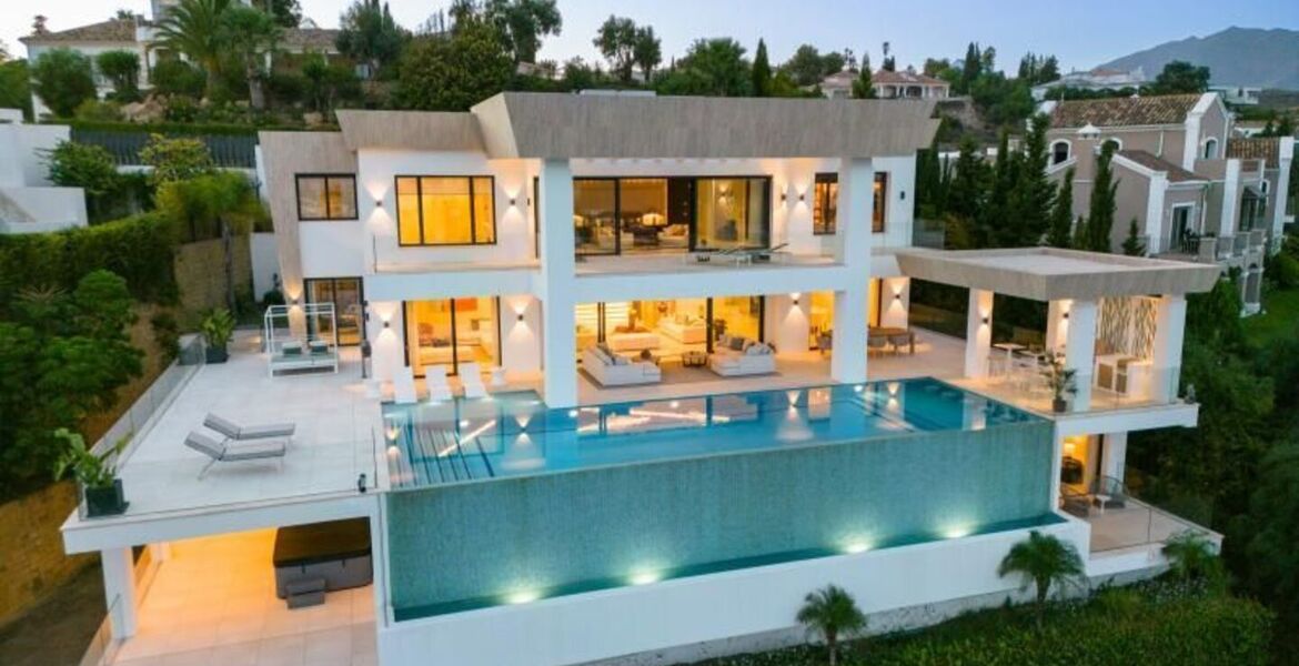 Villa de Lujo con 7 Dormitorios en Venta en Benahavís