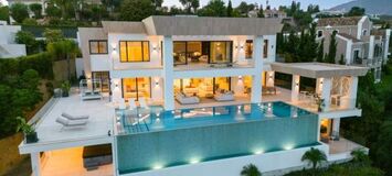 Villa de Lujo con 7 Dormitorios en Venta en Benahavís
