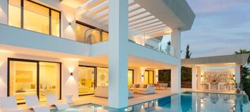 Villa de Lujo con 7 Dormitorios en Venta en Benahavís