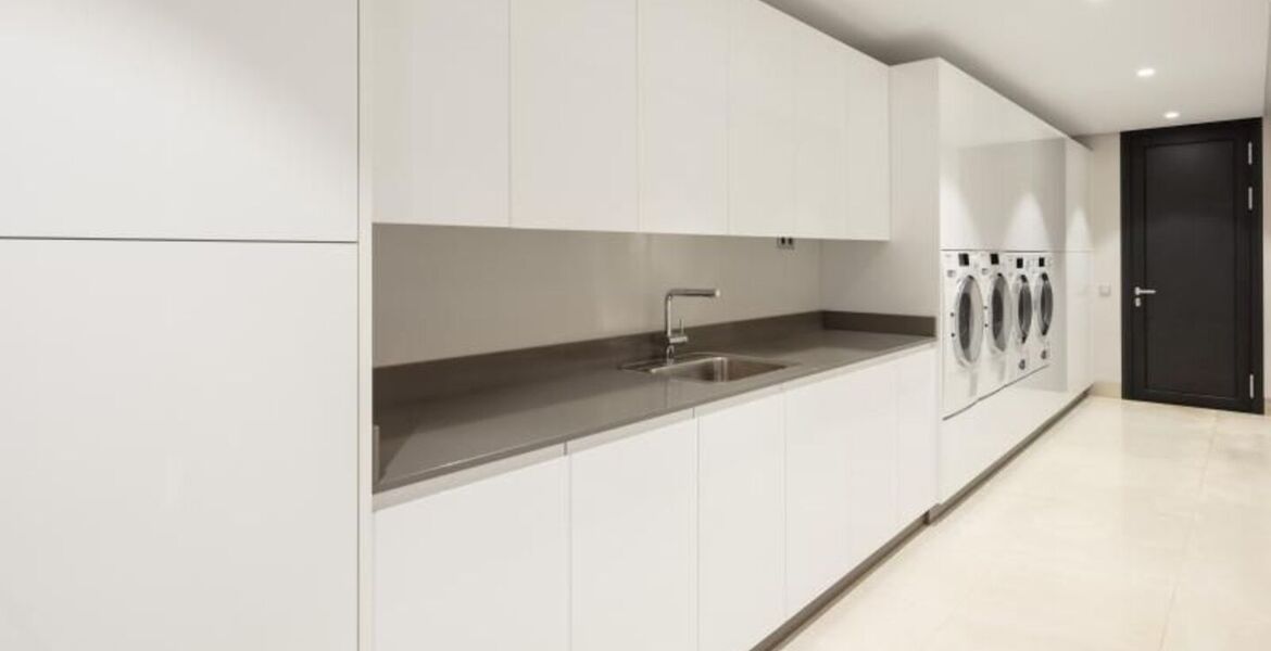 Villa de Lujo con 7 Dormitorios en Venta en Benahavís