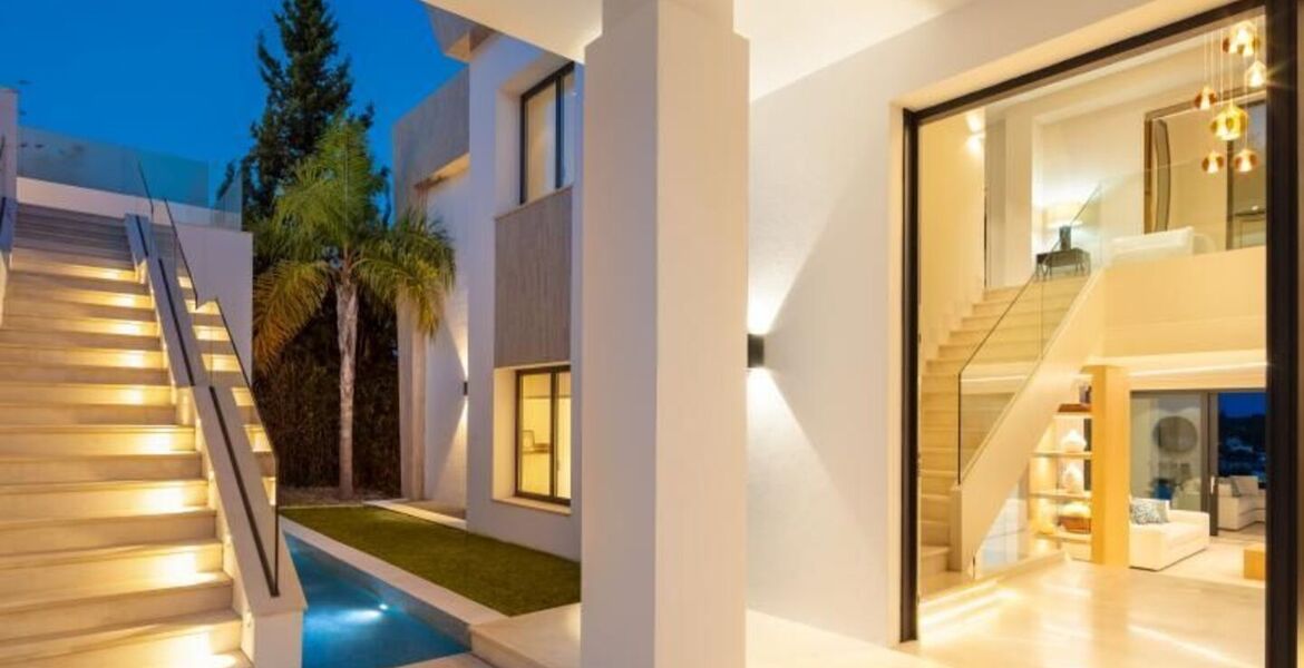 Villa de Lujo con 7 Dormitorios en Venta en Benahavís