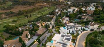 Villa de Lujo con 7 Dormitorios en Venta en Benahavís