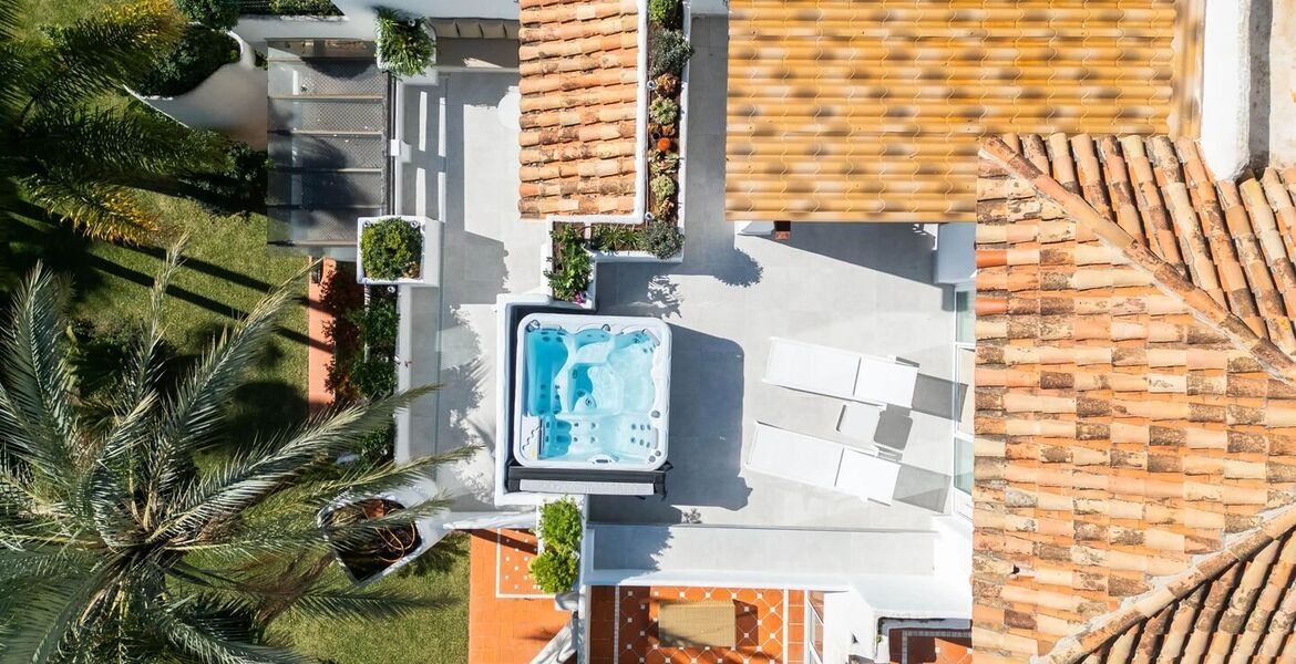 Luxury oceanfront duplex penthouse for sale