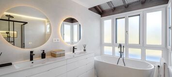 Luxury oceanfront duplex penthouse for sale